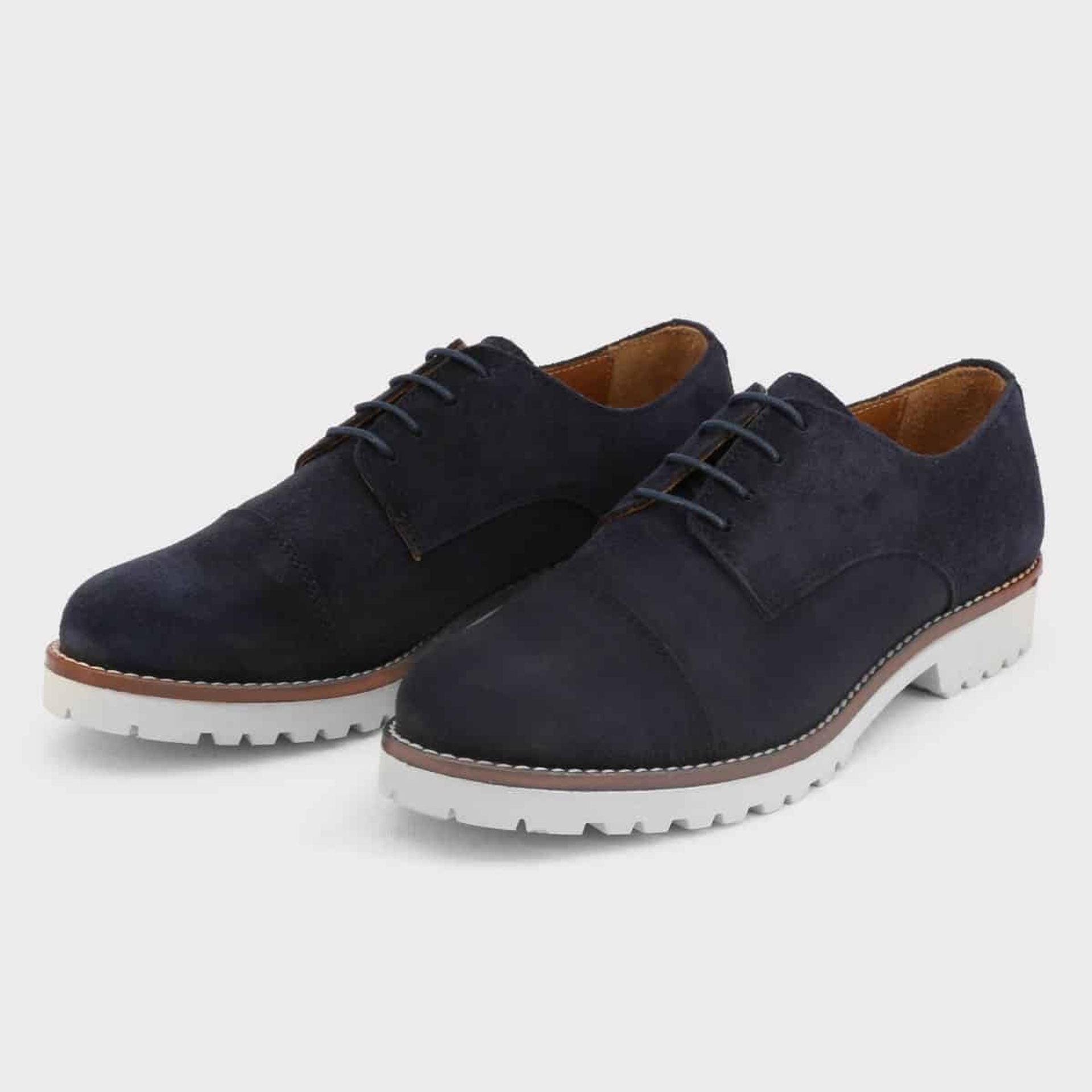 Zapato de mujer IL CELO de Made in Italy. Zapato plano, cordones y color azul.