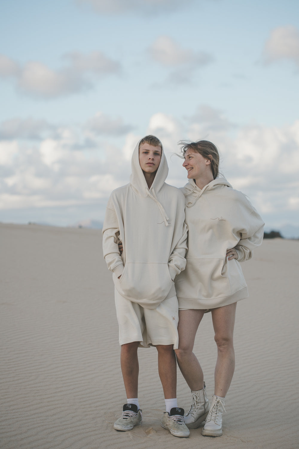 WAVE OVERSIZED HOODY