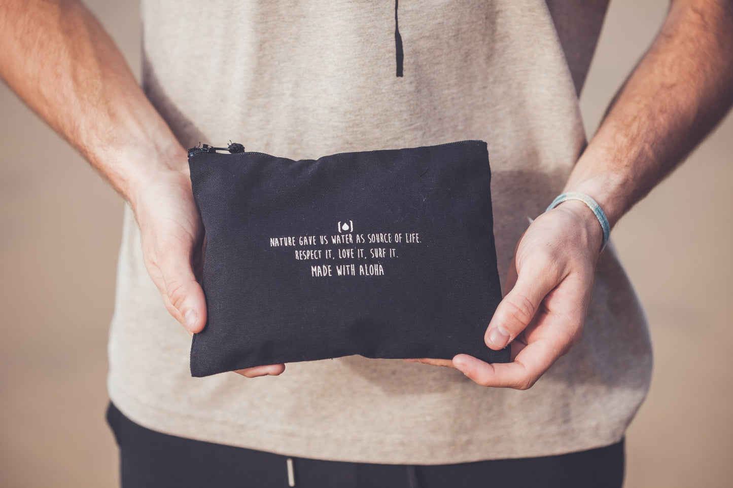 UNISEX RECYCLED WATER PURSE